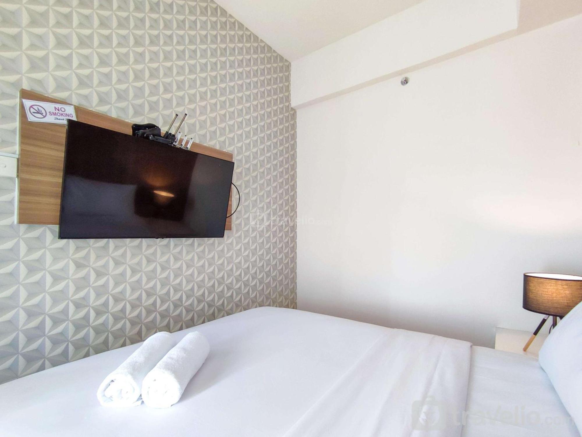 Fancy And 1br With Extra At Amartha View By Travelio *