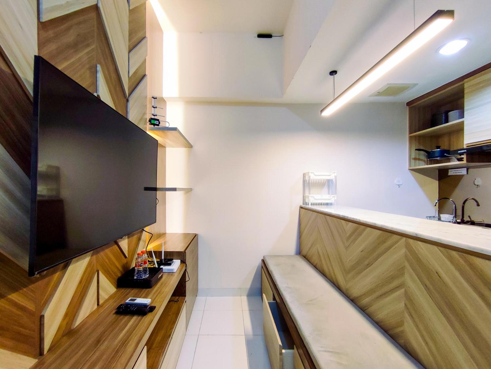 Fancy And 1br With Extra At Amartha View By Travelio Apartemen Semarang