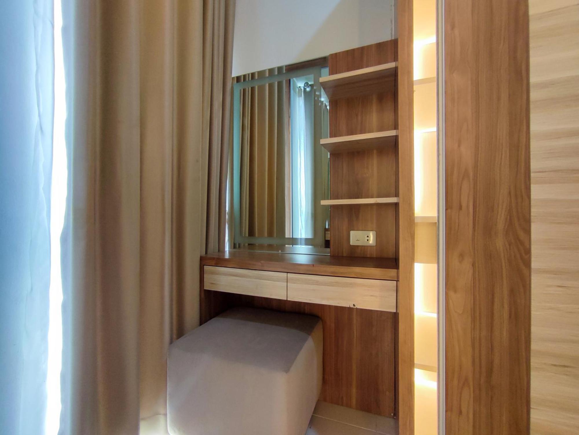 Fancy And 1br With Extra At Amartha View By Travelio